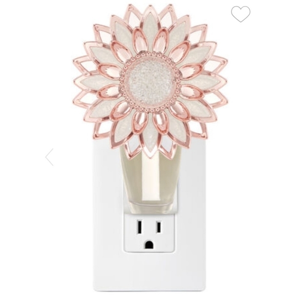 ROSE GOLD FLOWER NIGHTLIGHT WALLFLOWER PLUG - Picture 2 of 4